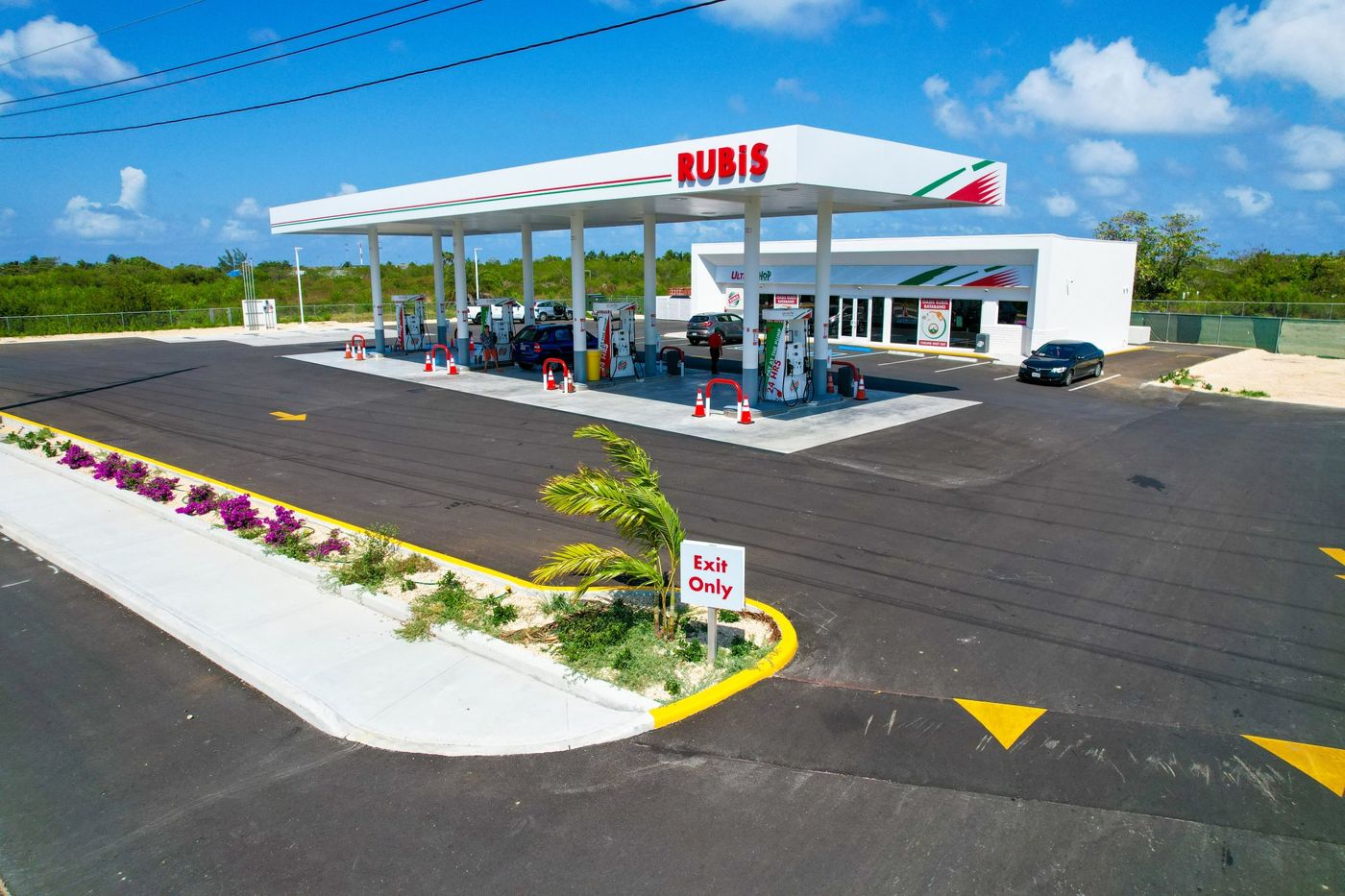 RUBIS petrol station seen from above